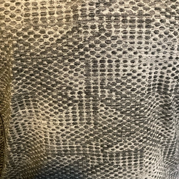 The North Face Motivation Quarter Zip - Picture 3 of 6